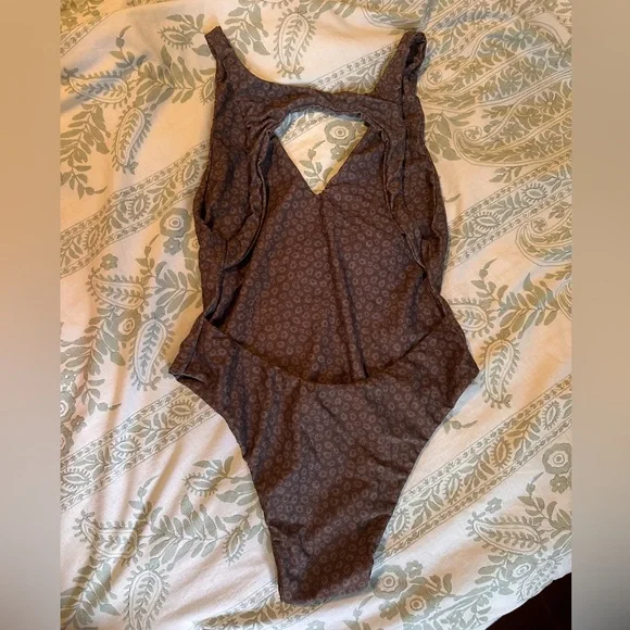 Benoa one piece - Picture 2 of 3